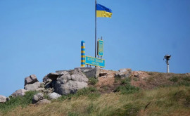 Украина водрузила свой флаг на острове Змеиный в Черном море