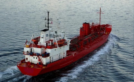 В молдавский танкер дрейфующий в Черном море во второй раз попала ракета