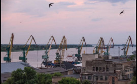 În Ucraina au ajuns pe rîul Dunăre primele nave pentru exportul cerealelor 