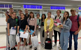 11 elevi din Moldova au plecat la Artek 