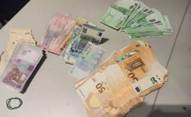 У пассажирки в Кишиневском аэропорту обнаружена незадекларированная валюта