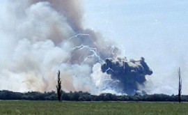 Imagini cu consecințele exploziilor de pe aerodromul din Crimeea 