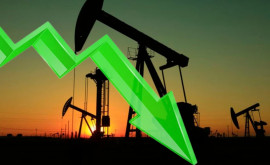 Нефть дешевеет после резкого роста