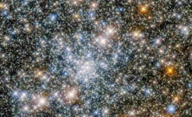 Telescopul Hubble a surprins un superb roi stelar strălucitor