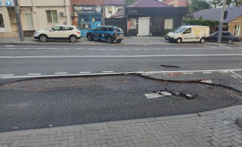 Primăria vine cu o reacție după ce o porțiune a unei străzi din capitală recent renovată a fost deteriorată din cauza ploii