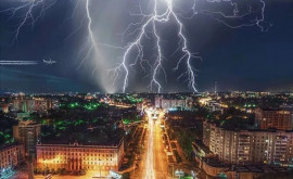 Как выглядит Кишинев в момент сильной грозы с молнией