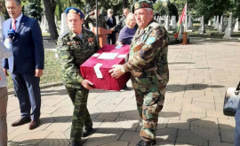 La memorialul Eternitate sa adus un omagiu unui soldat căzut în cel deal Doilea Război Mondial