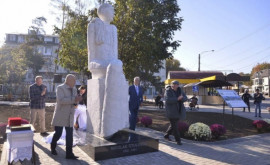 În sectorul Botanica al capitalei a fost inaugurat monumentul Nicolae Titulescu 