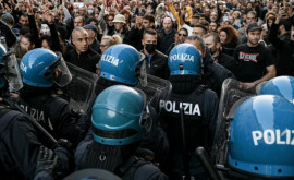 Poliția a întrerupt un miting antiguvernamental în Italia