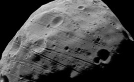 O sondă a detectat elemente necunoscute în satelitul natural Phobos al lui Marte