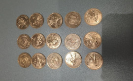 Israelian documentat pentru tentativa transportării a 15 monede din aur nedeclarate