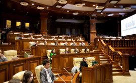 Законодательный орган принял 6й выпуск Молодежного парламента