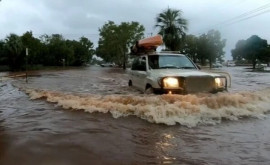 Inundaţii în Australia Peste 100 de persoane salvate de pe acoperişuri