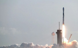 SpaceX a lansat pe orbită sateliții concurentului său OneWeb