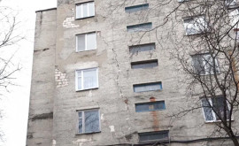 Жилой дом в Шолданештах может рухнуть в любой момент