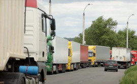 Очереди грузовиков на границе где образовались самые большие пробки