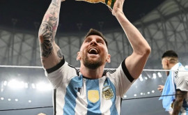 Trofeul ridicat de Messi la CM în fotografia de pe Instagram era fals