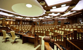 Mandatele a doi deputați în Parlamentul R Moldova validate