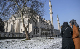 Femeile mici de statură din Turcia au interdicția de a ieși în stradă 