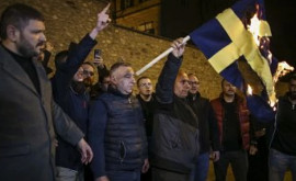 Жители Турции ответили на сожжение Корана поджогом шведского флага