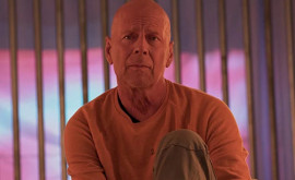 Familia lui Bruce Willis încearcă săl ajute săși trăiască viața din plin