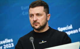 Zelenski la demis pe comandantul forțelor Kievului din Donbas