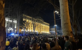 Proteste violente în capitala Georgiei poliția a intervenit cu gaze lacrimogene