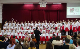 O sărbătoare luminoasă dedicată Zilei de 8 martie organizată la școala Alexei Stîrcea
