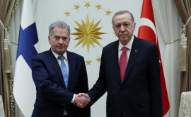  Turcia ratifică protocolul privind aderarea Finlandei la NATO
