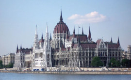 Парламент Венгрии принял резолюцию по Украине с призывом к миру 