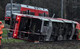 Două trenuri regionale au deraiat în Elveția din cauza furtunii 15 persoane au fost rănite