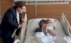 Un bebeluș salvat după cutremurul devastator din Turcia sa reunit cu mama sa