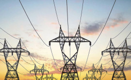 Energocom va analiza posibilitatea reluării importului de curent electric din Ucraina