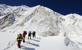Un alpinist moldovean a murit întro tabără de pe Muntele Everest