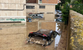 Ploile torențiale au transformat străzile orașelor de pe coasta mediteraneană a Spaniei în rîuri