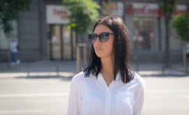 Таинственные девушки в белых рубашках в столице пояснения от МВД