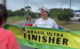 Молдаванка Анна Казаку выиграла одно из самых сложных в мире соревнований по триатлону 