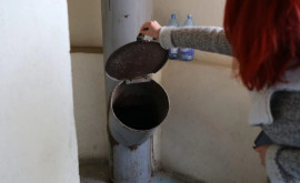Tuburile de gunoi din blocurile vechi o sursă de infecție Autoritățile luptă să le închidă