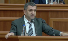 Карп объяснил почему подписался за назначение Плахотнюка премьером Молдовы