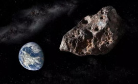 Un asteroid uriaș se apropie de Pămînt