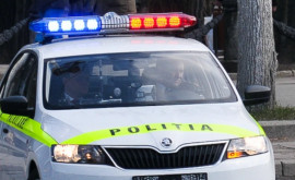 Arme deținute ilegal ridicate de polițiști în urma unor percheziții la Ialoveni