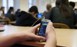 Fără telefoane mobile în clasele din Olanda