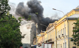 Incendiu în centrul Moscovei Flăcările au cuprins una dintre cele mai cunoscute restaurante rusești