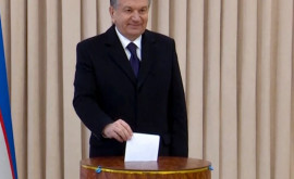 Alegeri prezidenţiale în Uzbekistan Sau deschis secţiile de votare