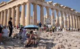 Valul de caniculă obligă Atena să închidă Acropole