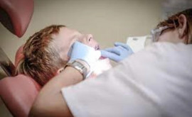 Consultații stomatologice gratuite pentru copiii din Drochia și Rîșcani