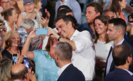 Выборы в Испании Премьерминистрсоциалист Педро Санчес борется за сохранение своего мандата