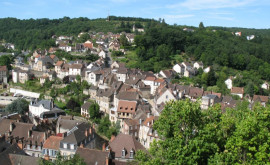 Деревня во Франции продает восемь участков земли по евро за квадратный метр