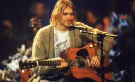 Chitara electrică a lui Kurt Cobain va fi pusă la licitație