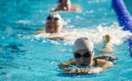 În perioada vacanței de vară elevii școlii sportive din Comrat au cursuri gratuite de înot